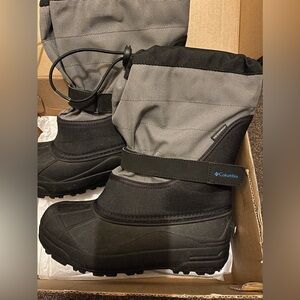 Columbia Youth Powder Bug Plus II Black/Gray Waterproof Snow Boots size 6